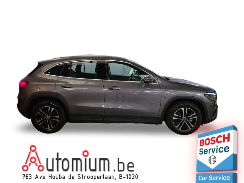 Mercedes-Benz GLA 180 8