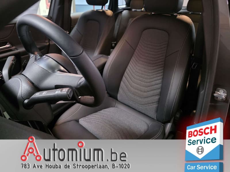 Mercedes-Benz GLA 180 10