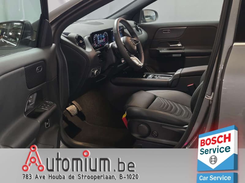 Mercedes-Benz GLA 180 11