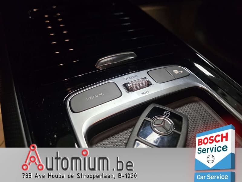 Mercedes-Benz GLA 180 24