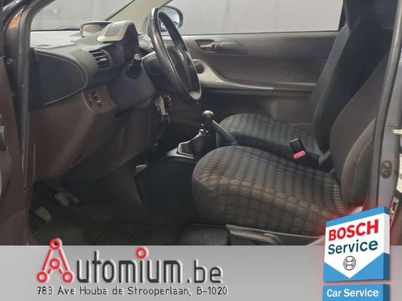 Toyota iQ 10