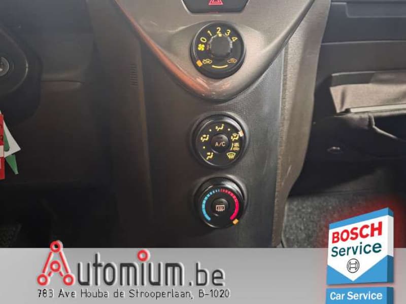 Toyota iQ 17