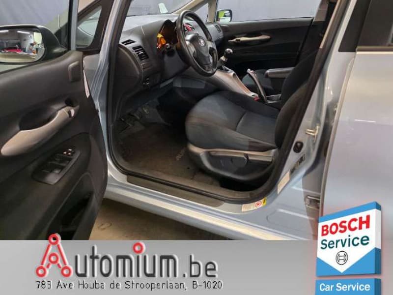 Toyota Auris 16
